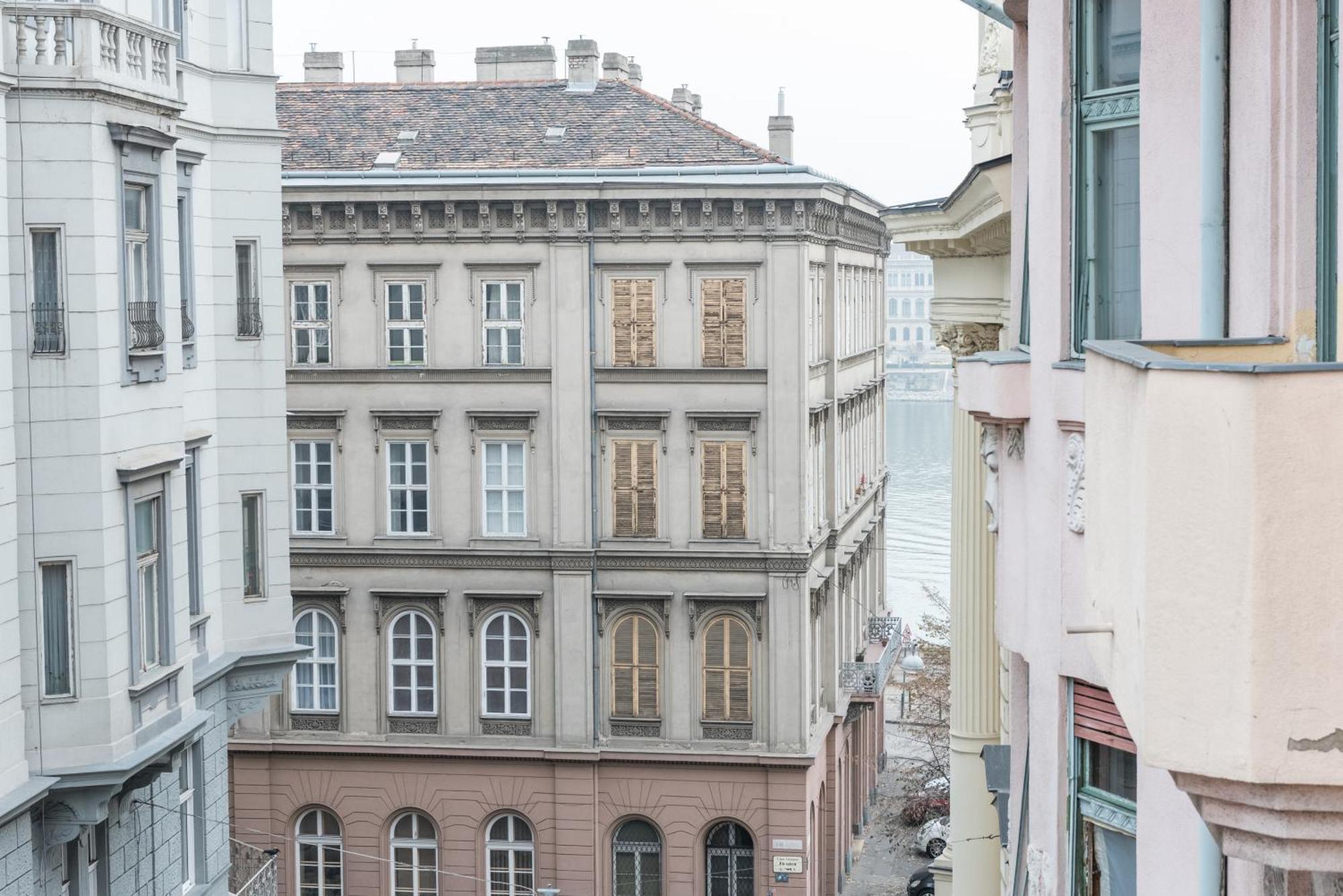 Appartement Newsunny At The Budacastle Boedapest